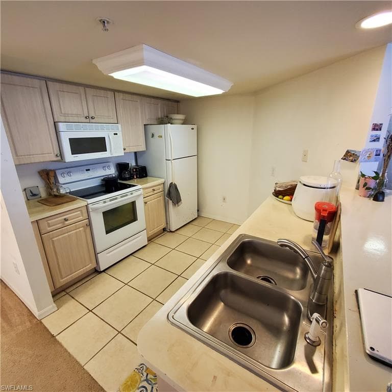 1769 Four Mile Cove PKWY 911-9