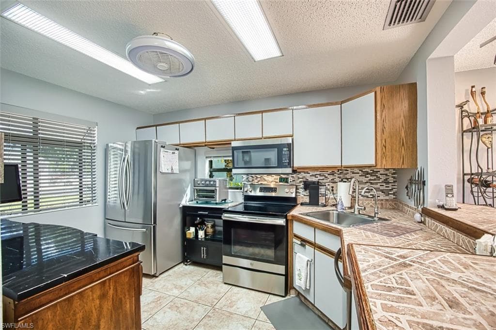 9626 Windsor Club CIR-10