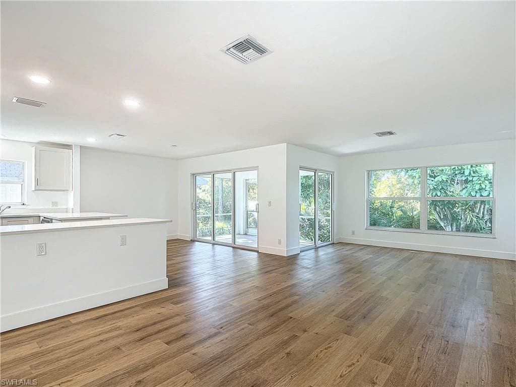 375 CARNABY CT 54-13