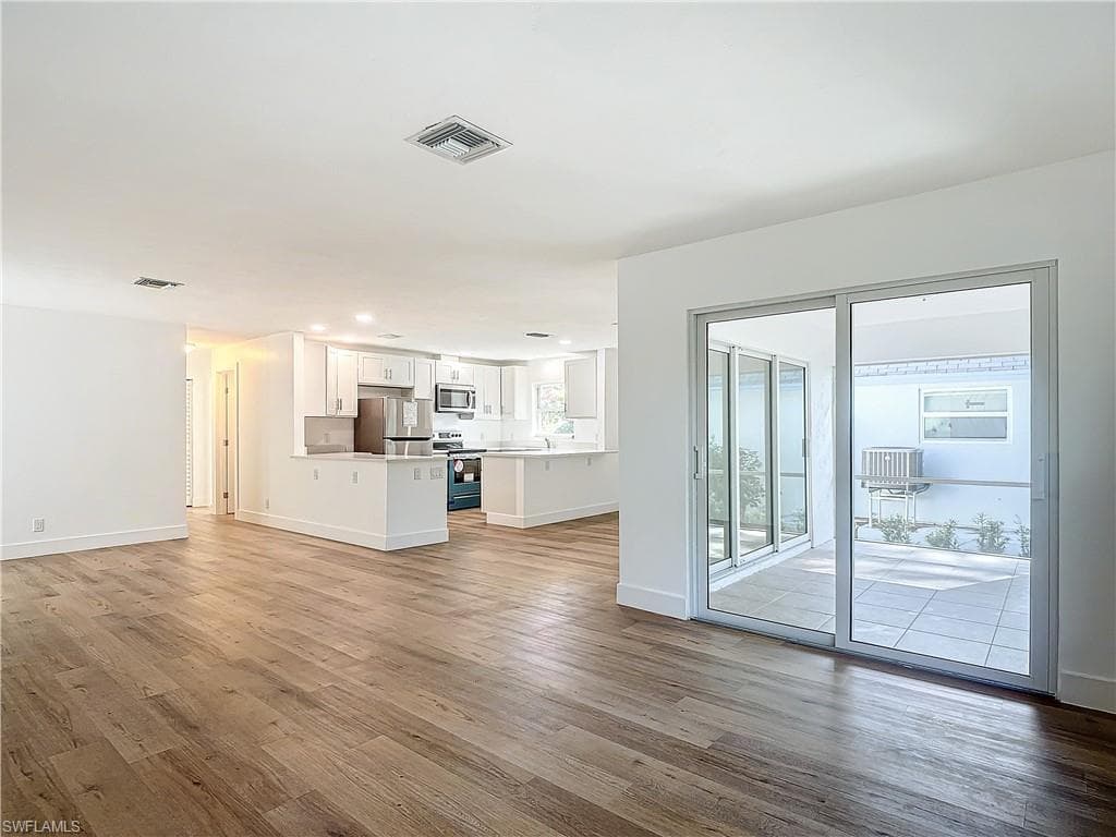 375 CARNABY CT 54-17