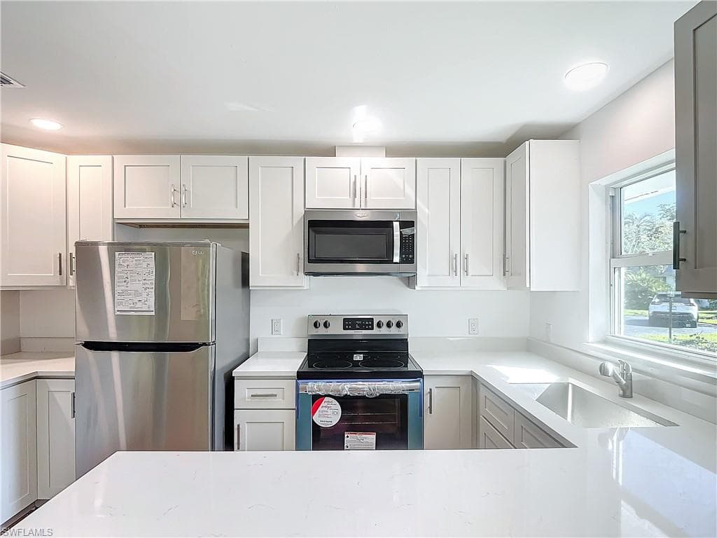 375 CARNABY CT 54-24
