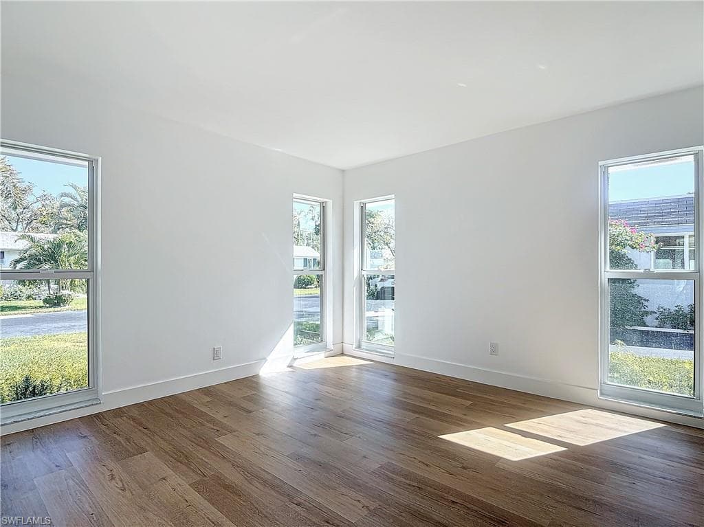 375 CARNABY CT 54-30