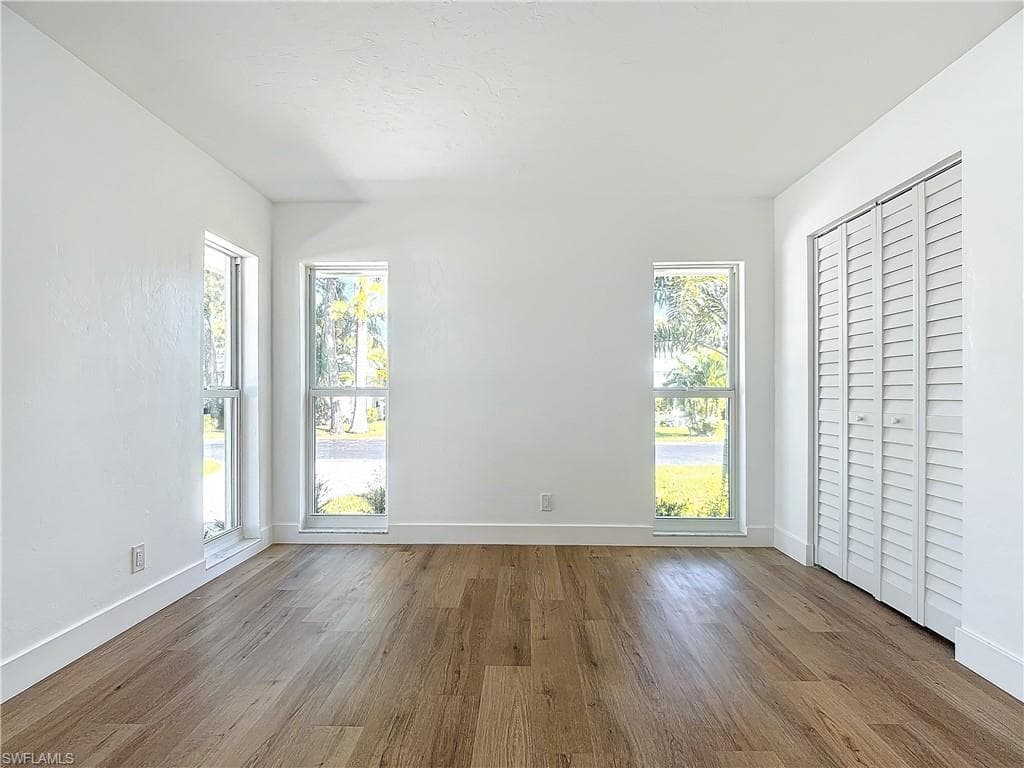 375 CARNABY CT 54-33