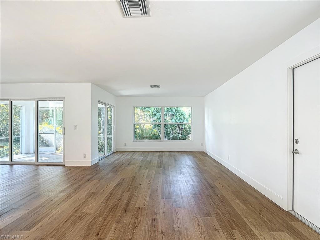 375 CARNABY CT 54-14