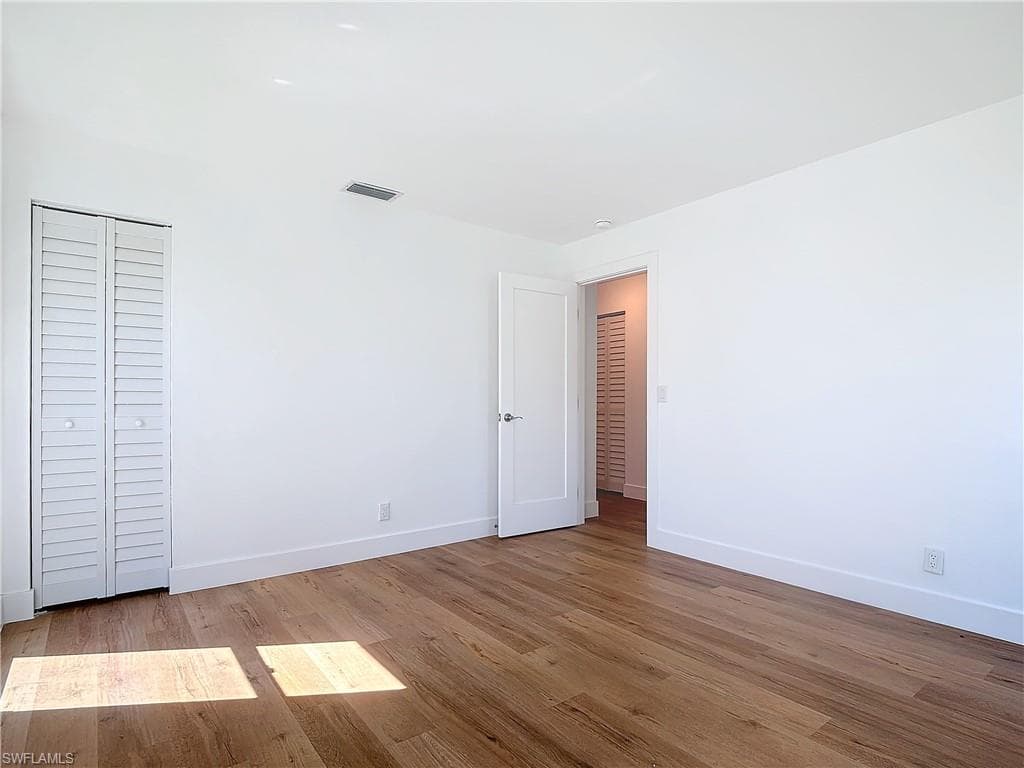 375 CARNABY CT 54-31