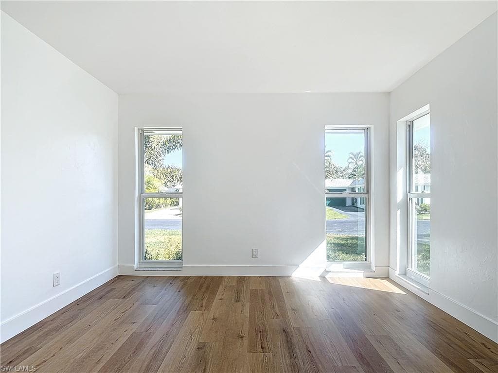 375 CARNABY CT 54-29