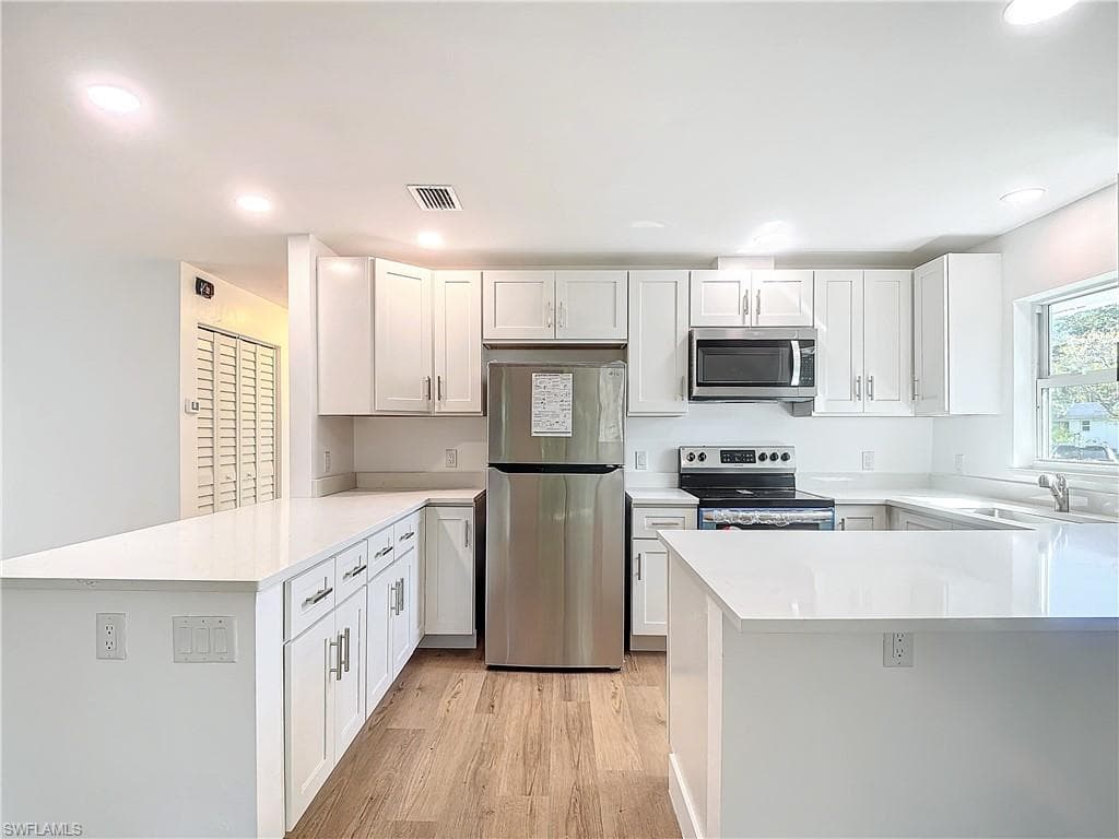 375 CARNABY CT 54-25