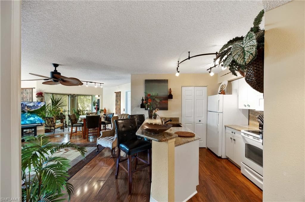 8870 Colonnades CT W 328-8