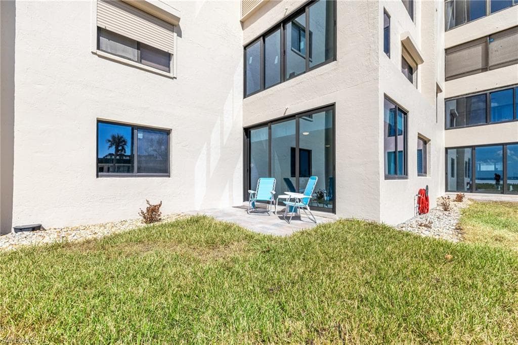 6672 Estero BLVD A110-25