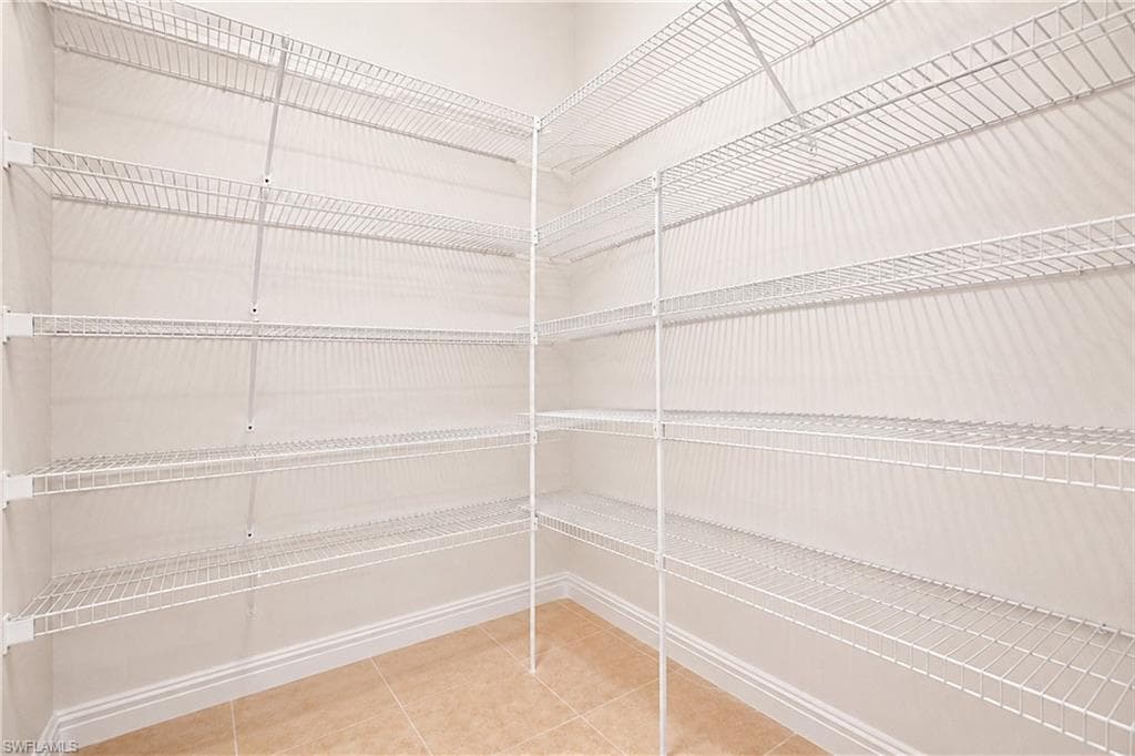 291 Saddlebrook LN-16