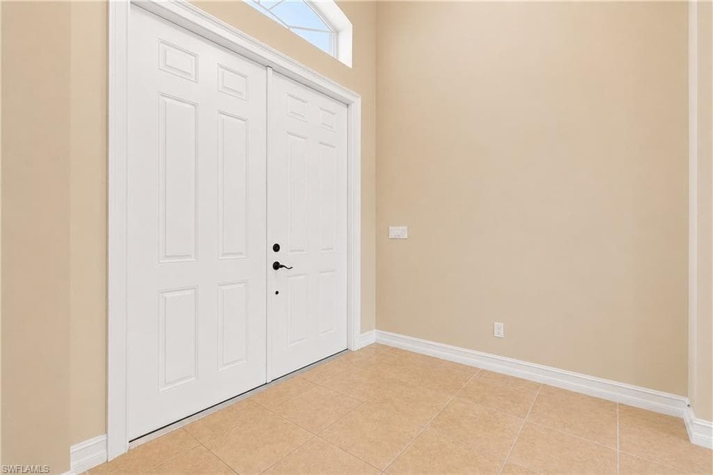 291 Saddlebrook LN-5