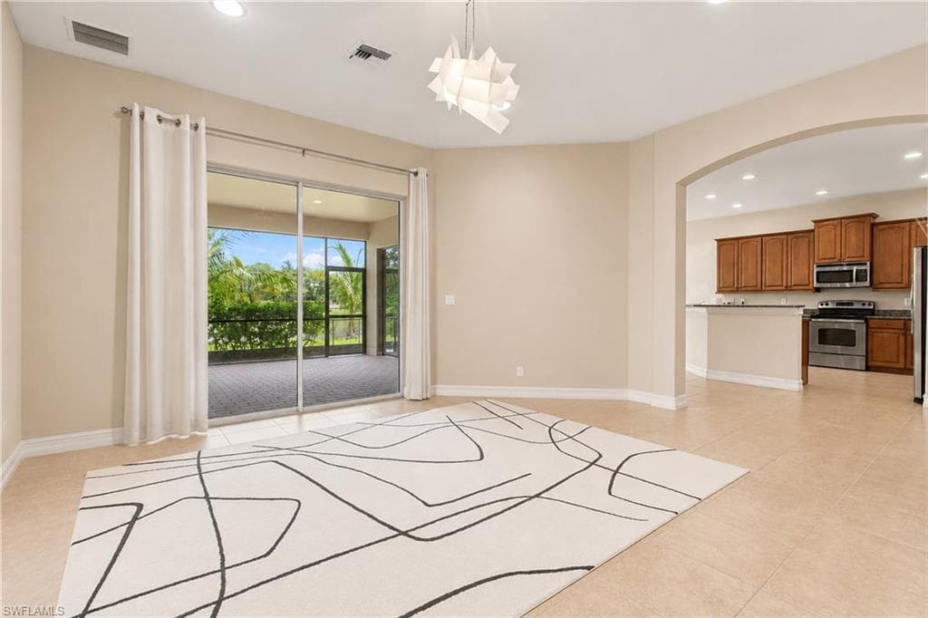 291 Saddlebrook LN-18
