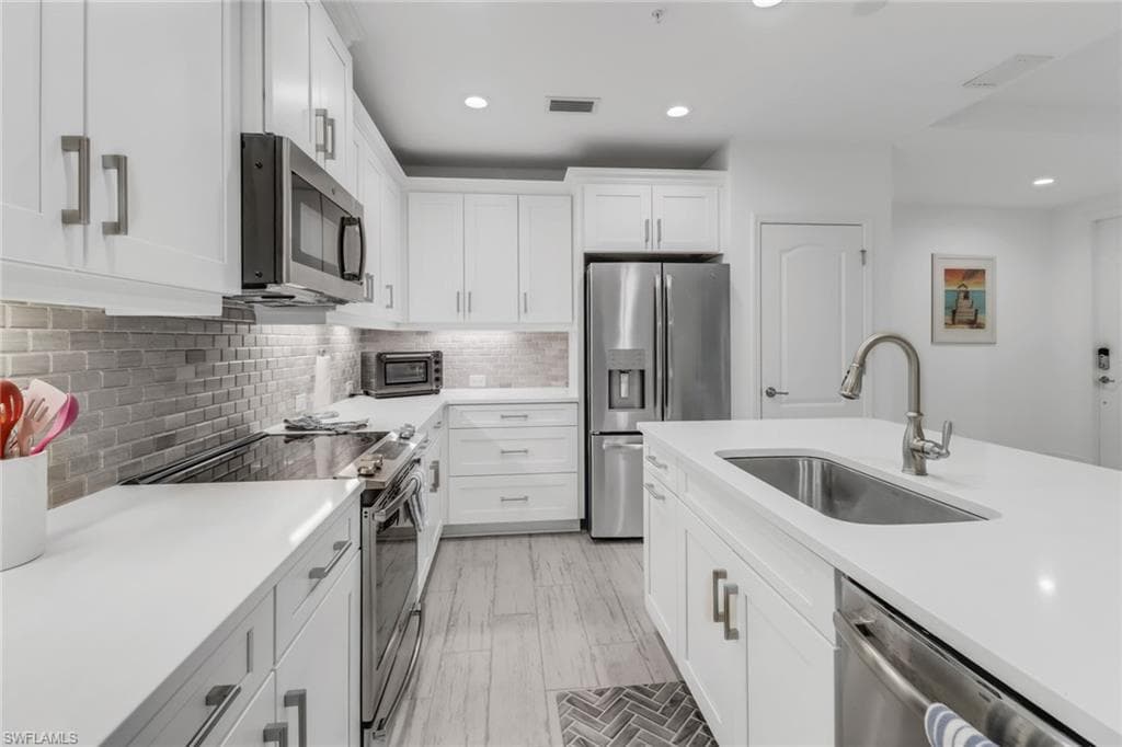 6953 Avalon CIR 1801-2