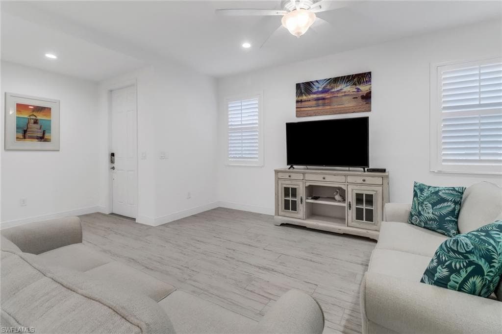 6953 Avalon CIR 1801-12