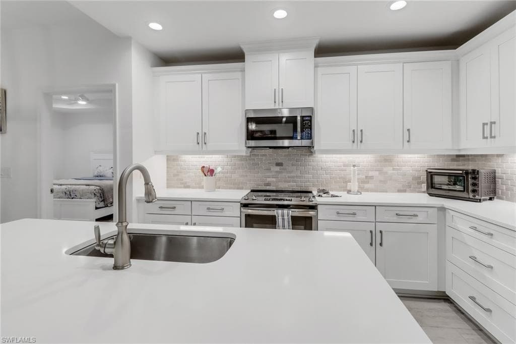 6953 Avalon CIR 1801-7
