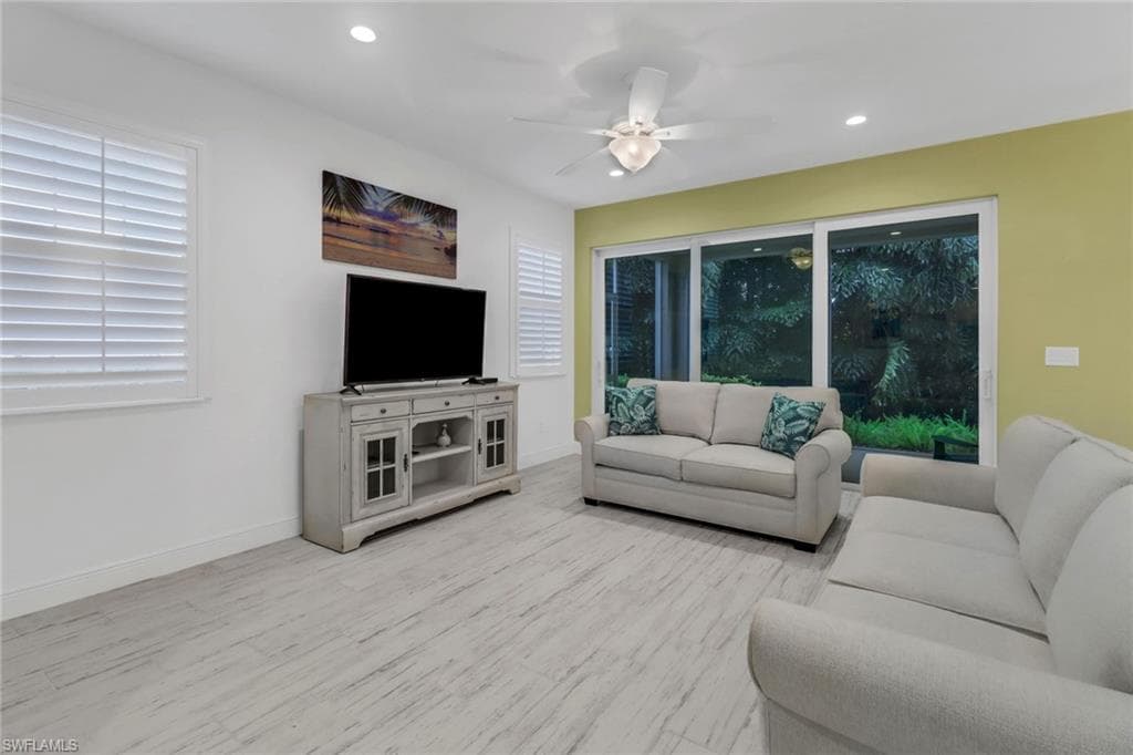 6953 Avalon CIR 1801-10