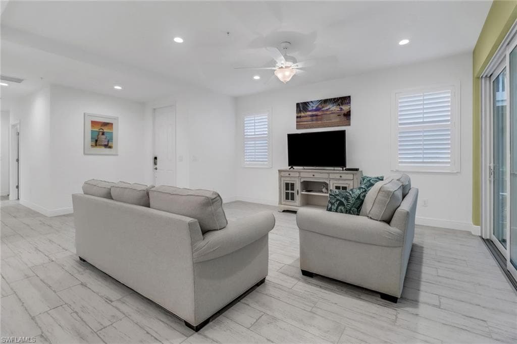 6953 Avalon CIR 1801-11
