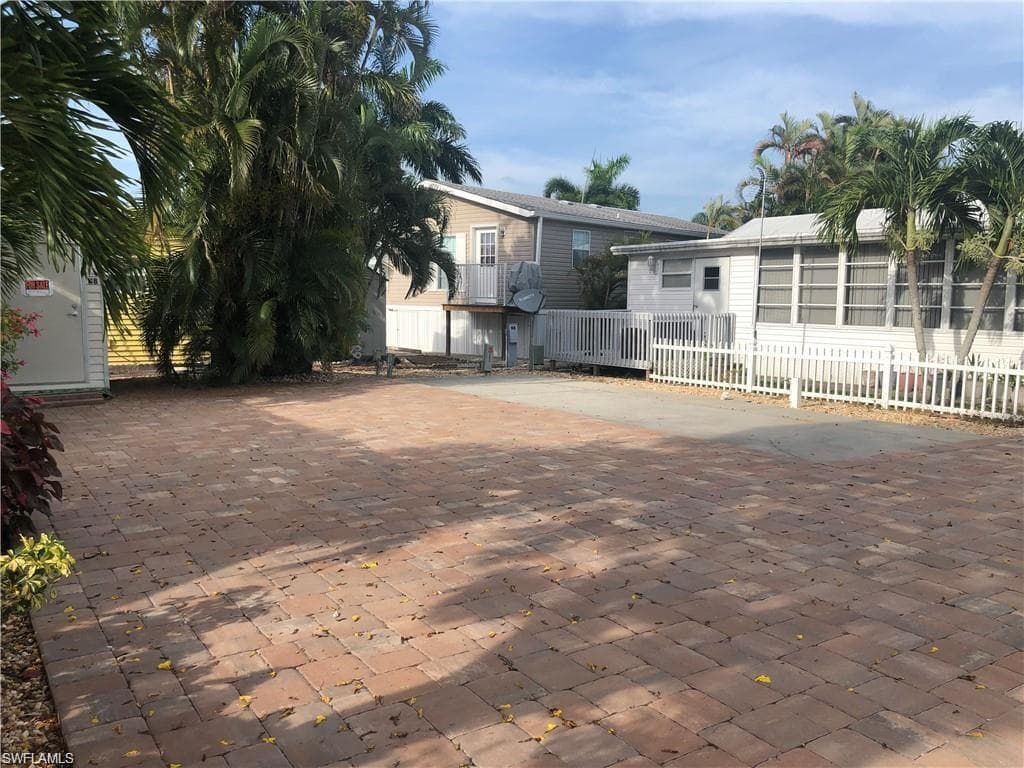 5628 Red Bird LN-2