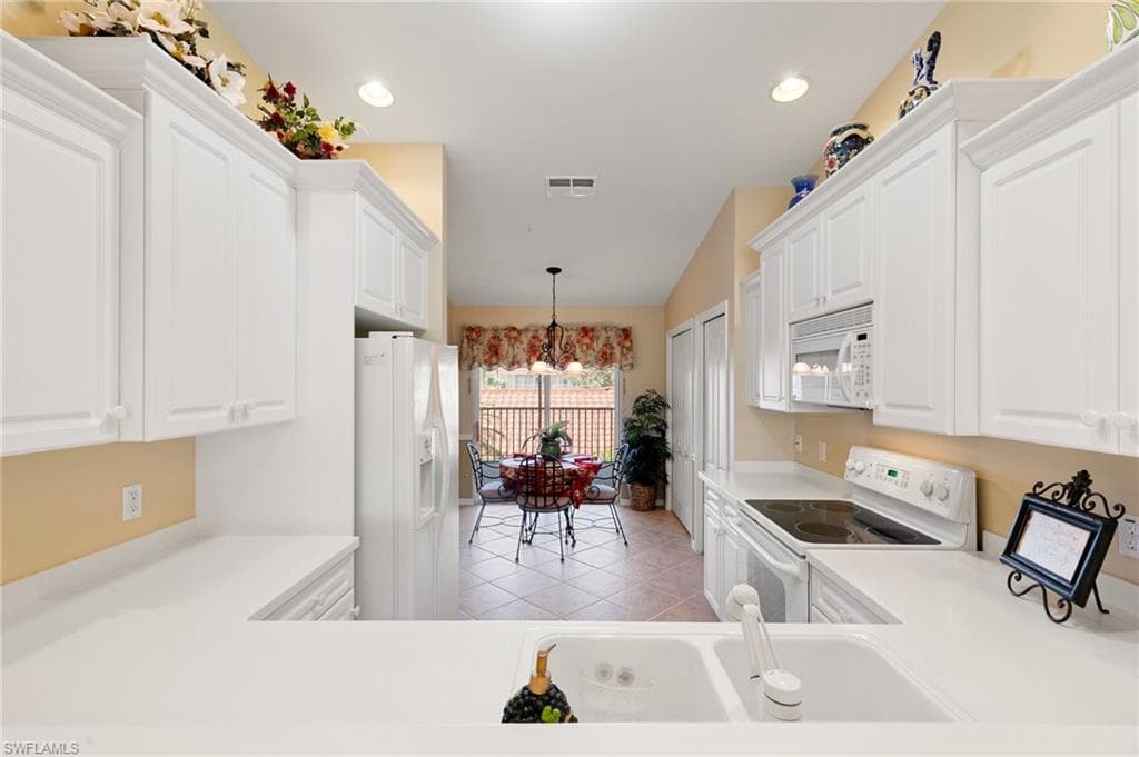 2860 Cypress Trace CIR 1825-9