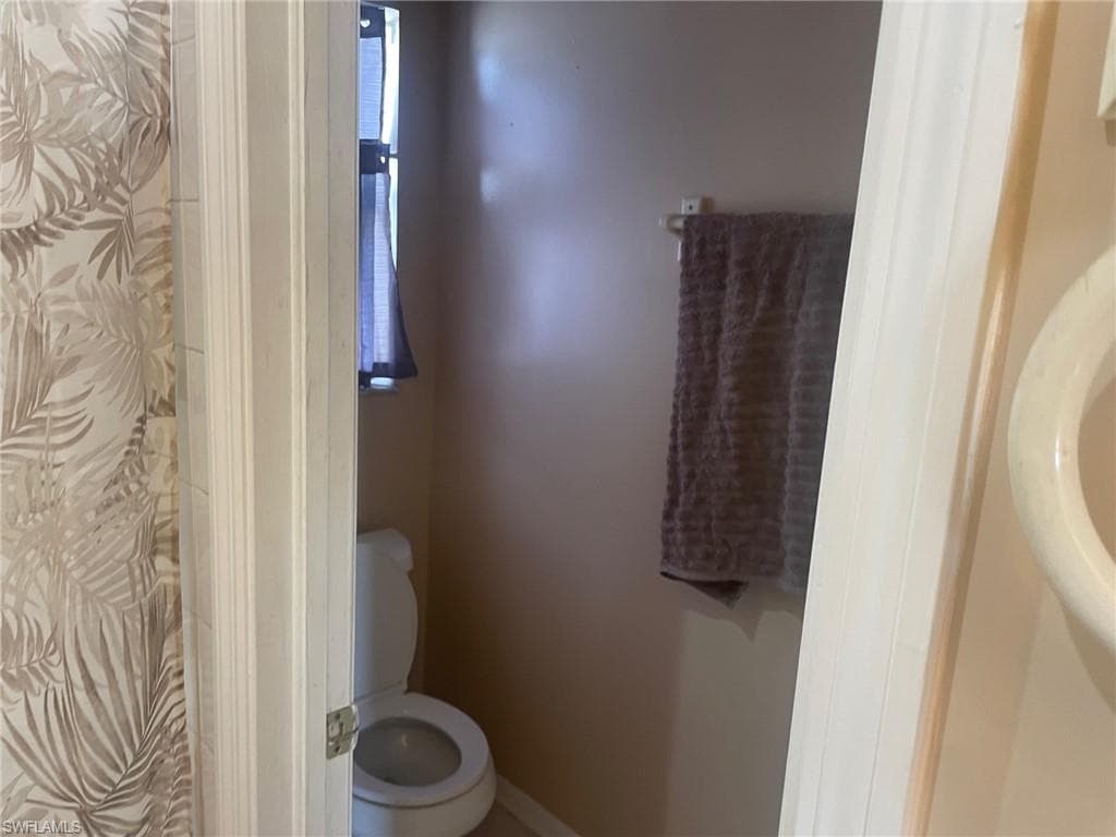 3129 Woodside AVE-16