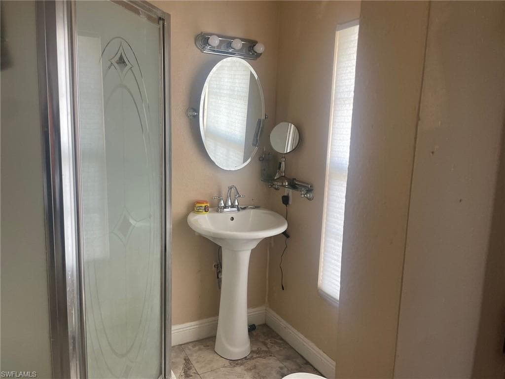3129 Woodside AVE-12