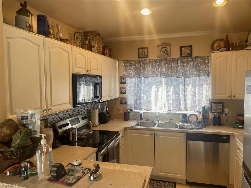 3129 Woodside AVE-20