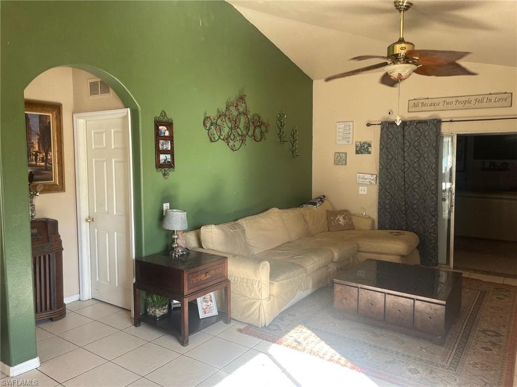 3129 Woodside AVE-9