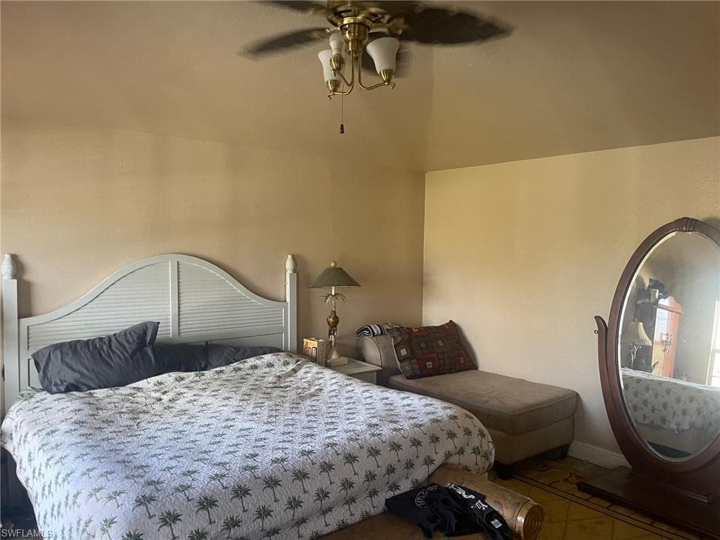 3129 Woodside AVE-11