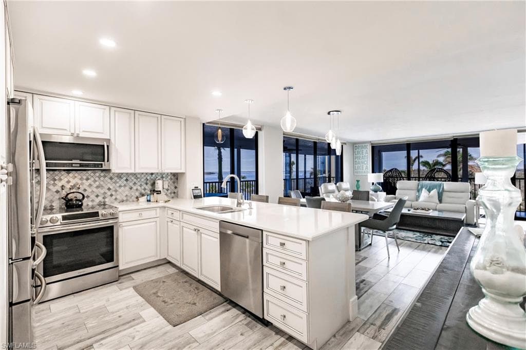 17170 Harbour Point DR 437-1