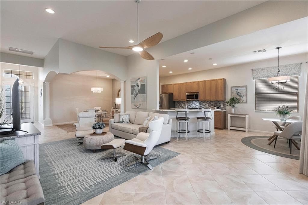 3920 Lakeview Isle CT-17