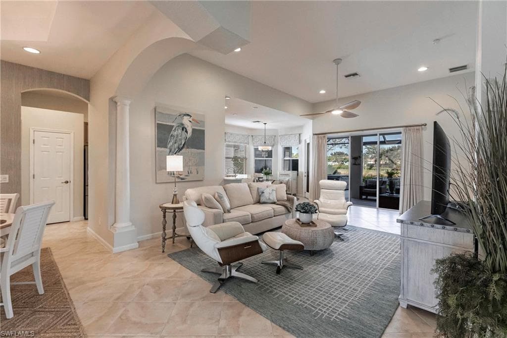 3920 Lakeview Isle CT-16