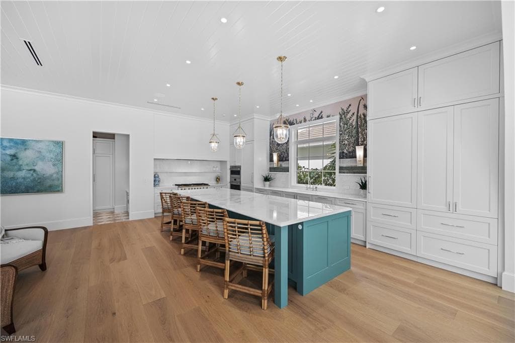 3295 Gordon DR-13