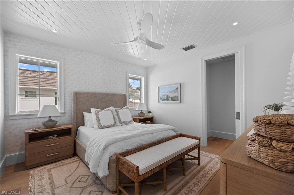 3295 Gordon DR-47