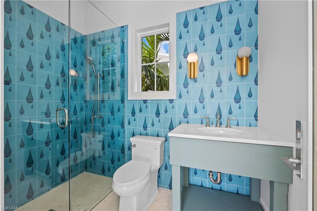 3295 Gordon DR-43