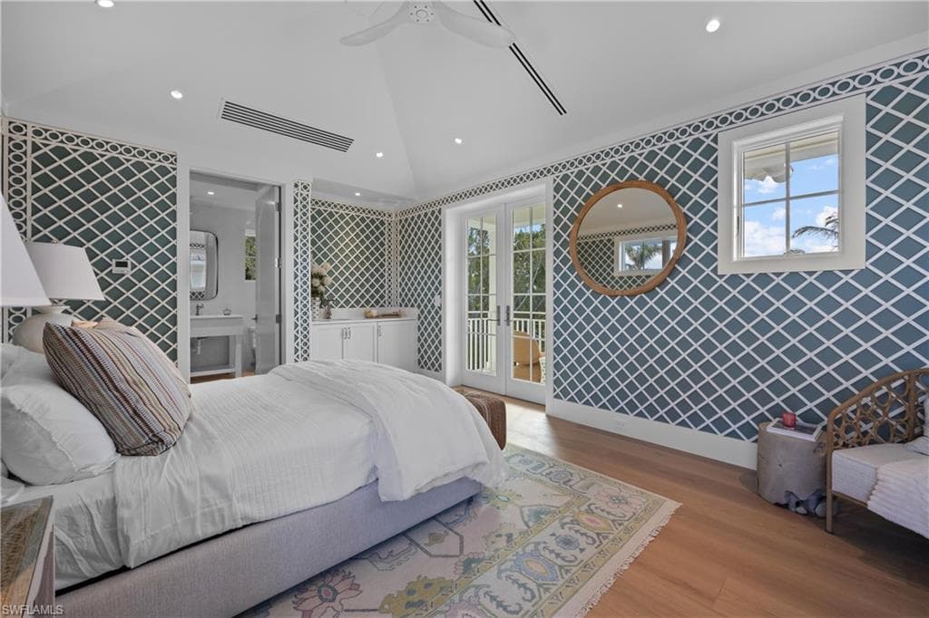 3295 Gordon DR-34