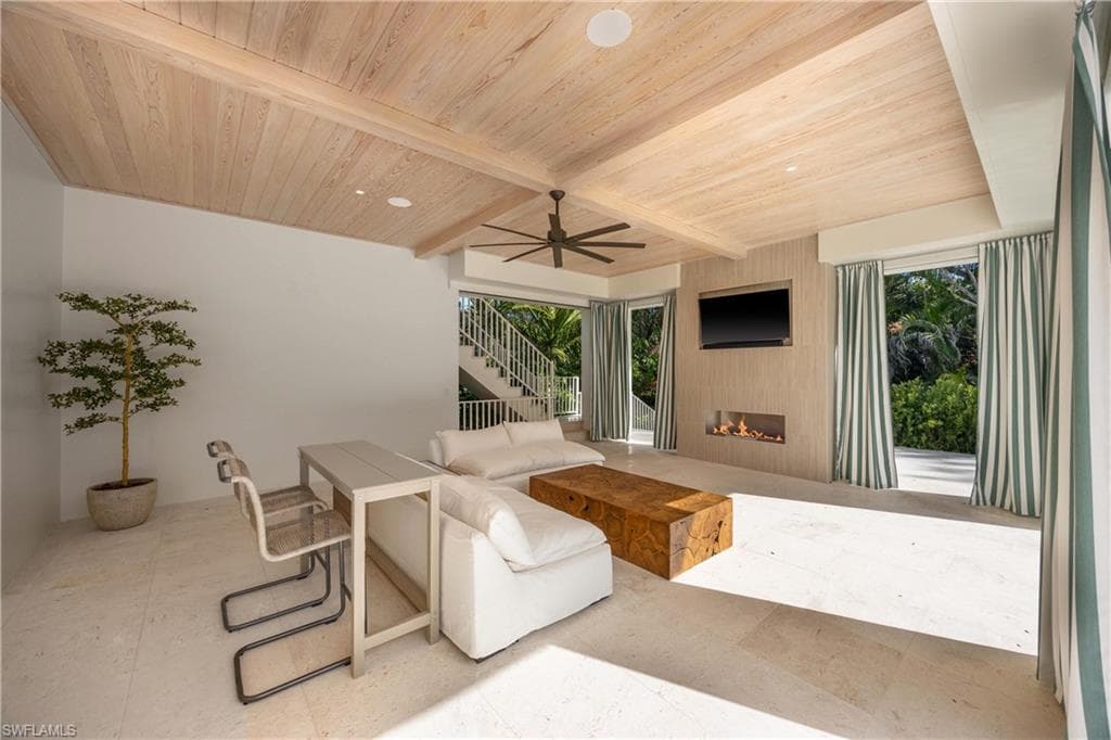 3295 Gordon DR-38