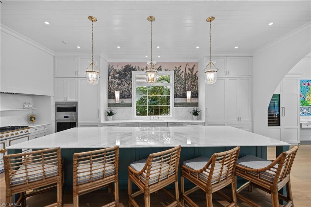 3295 Gordon DR-4