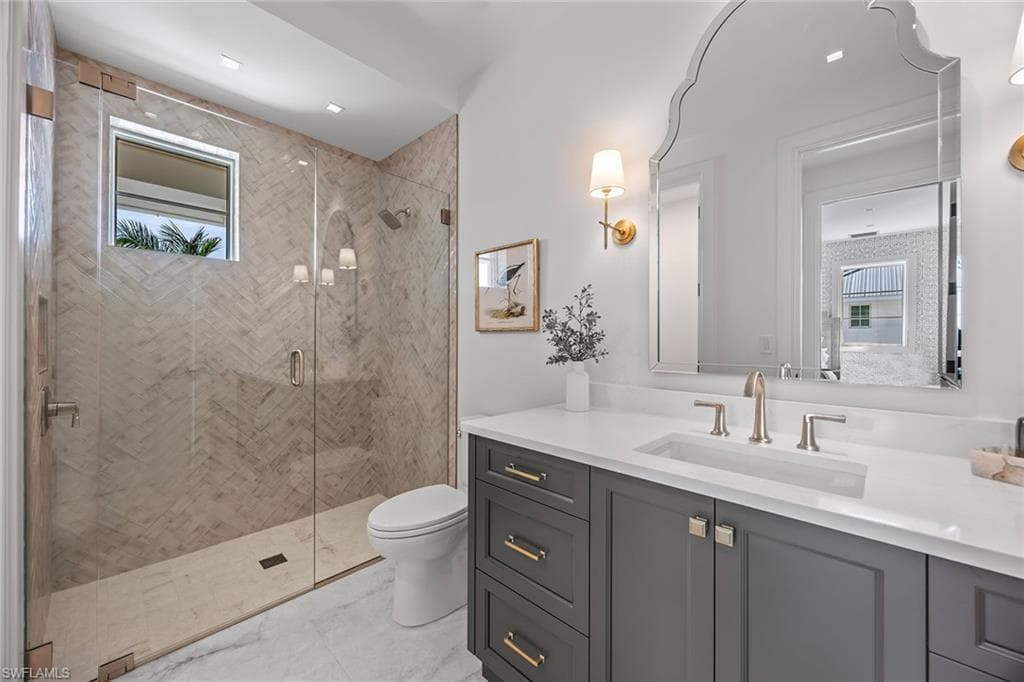 3277 Gordon DR-26