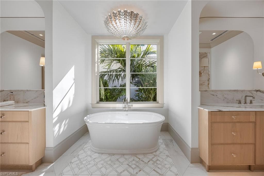 3277 Gordon DR-22