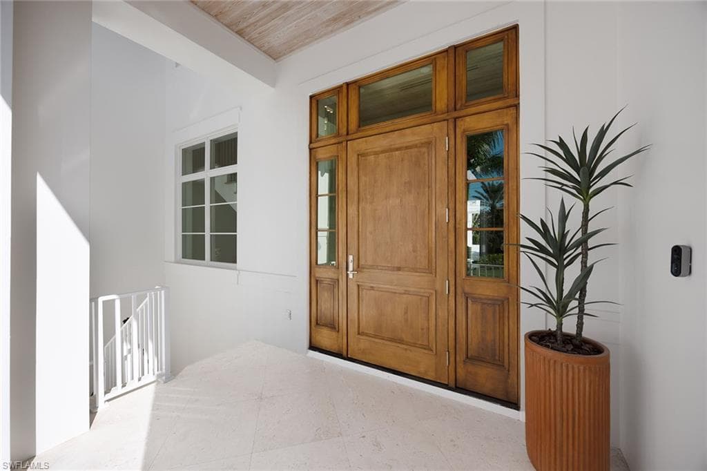 3277 Gordon DR-7