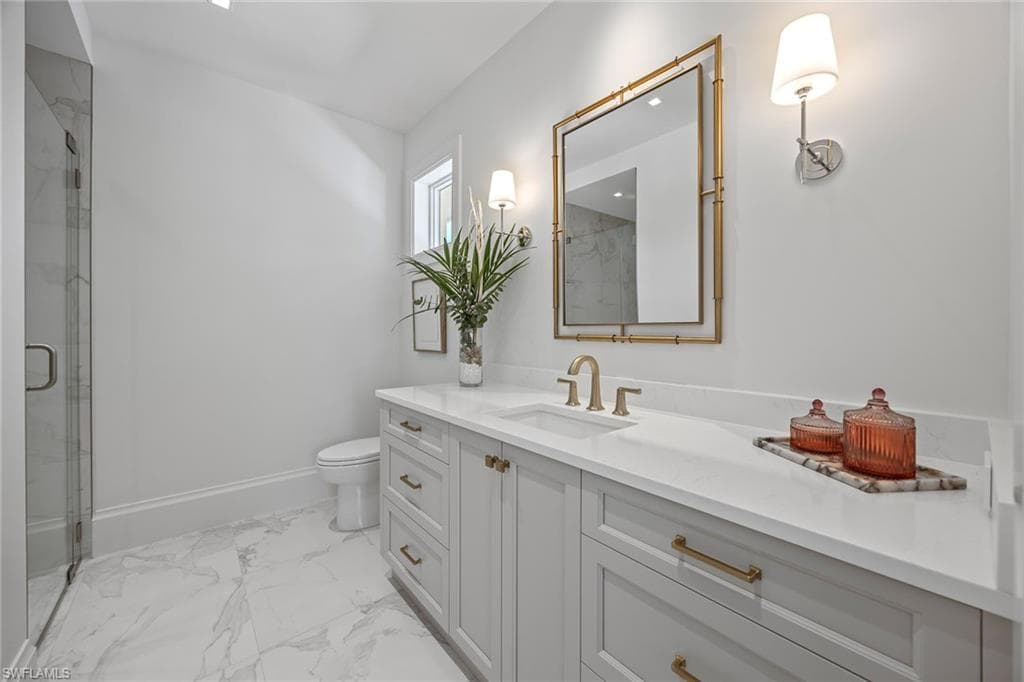 3277 Gordon DR-32