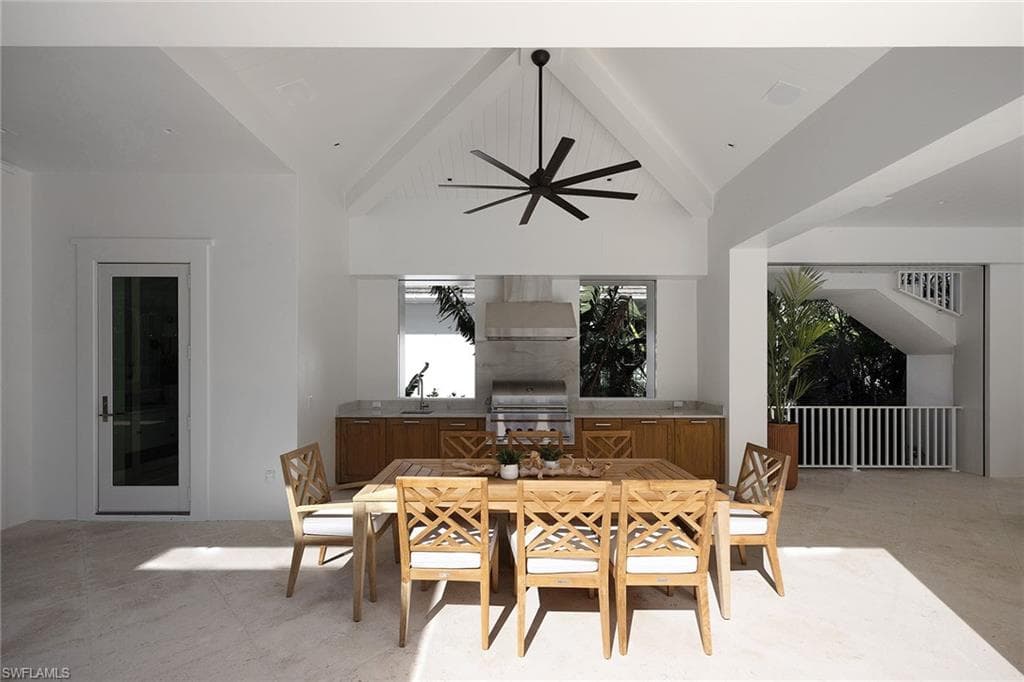 3277 Gordon DR-41