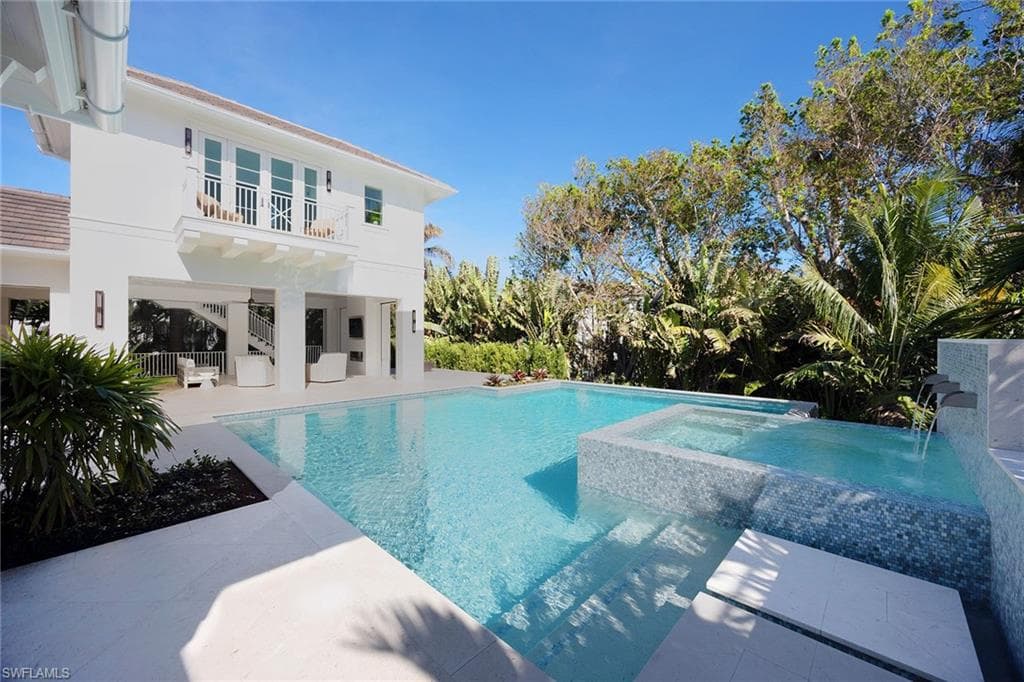 3277 Gordon DR-44