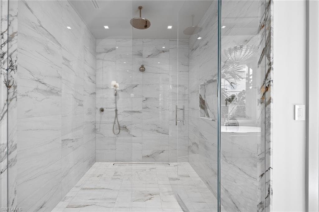 3277 Gordon DR-21