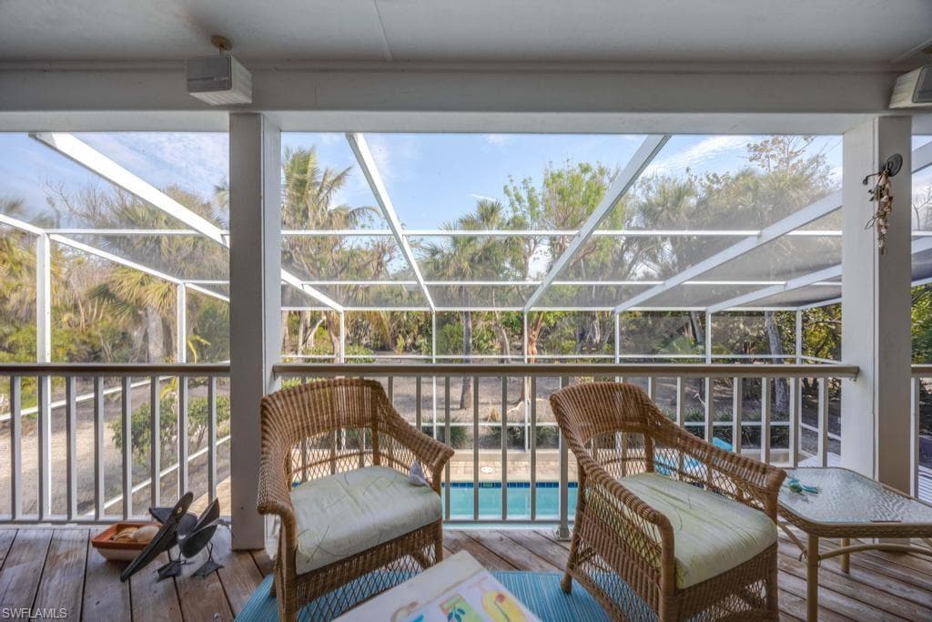 702 Pyrula AVE-27