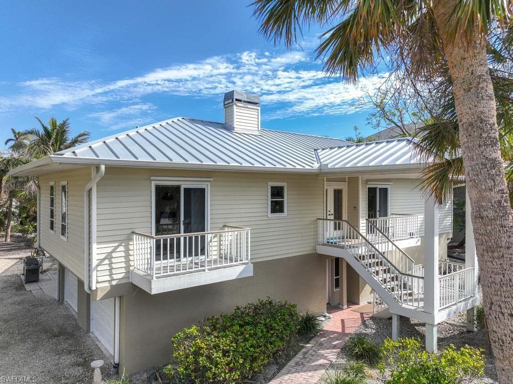 702 Pyrula AVE-5