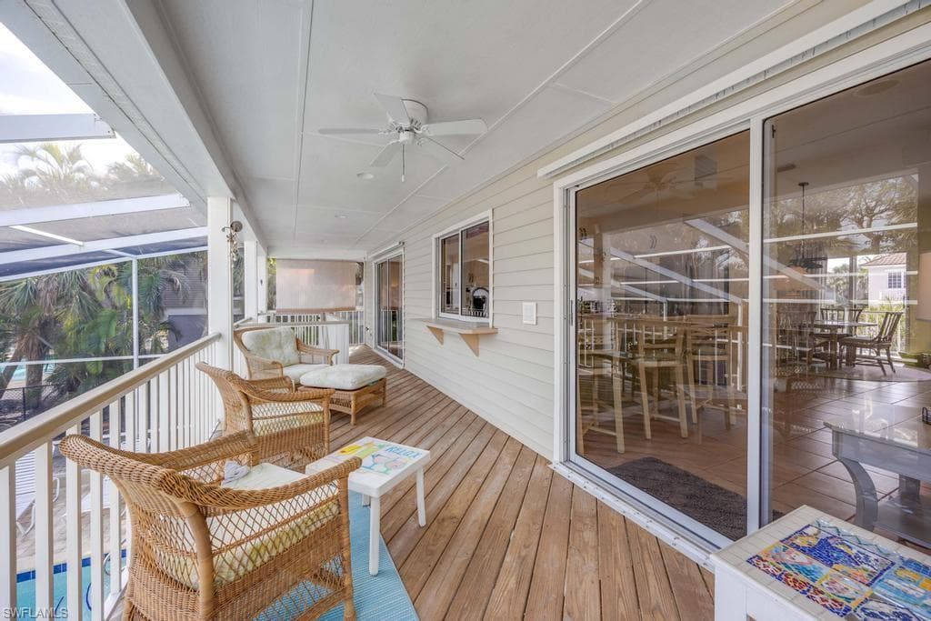 702 Pyrula AVE-29