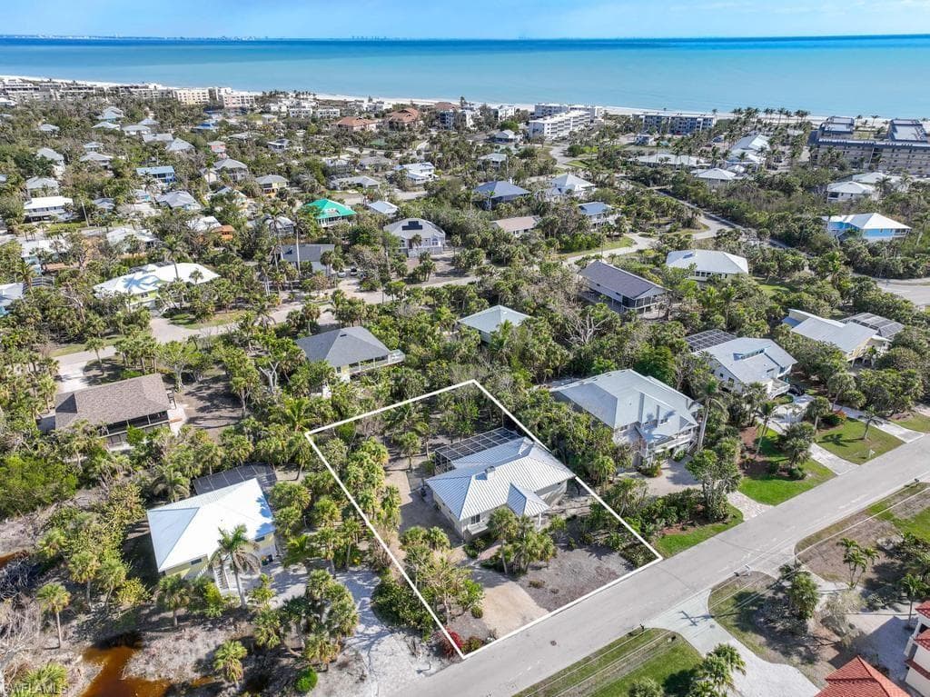 702 Pyrula AVE-4