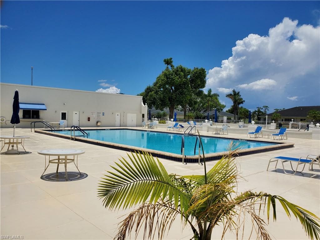 1381 N Brandywine CIR-38