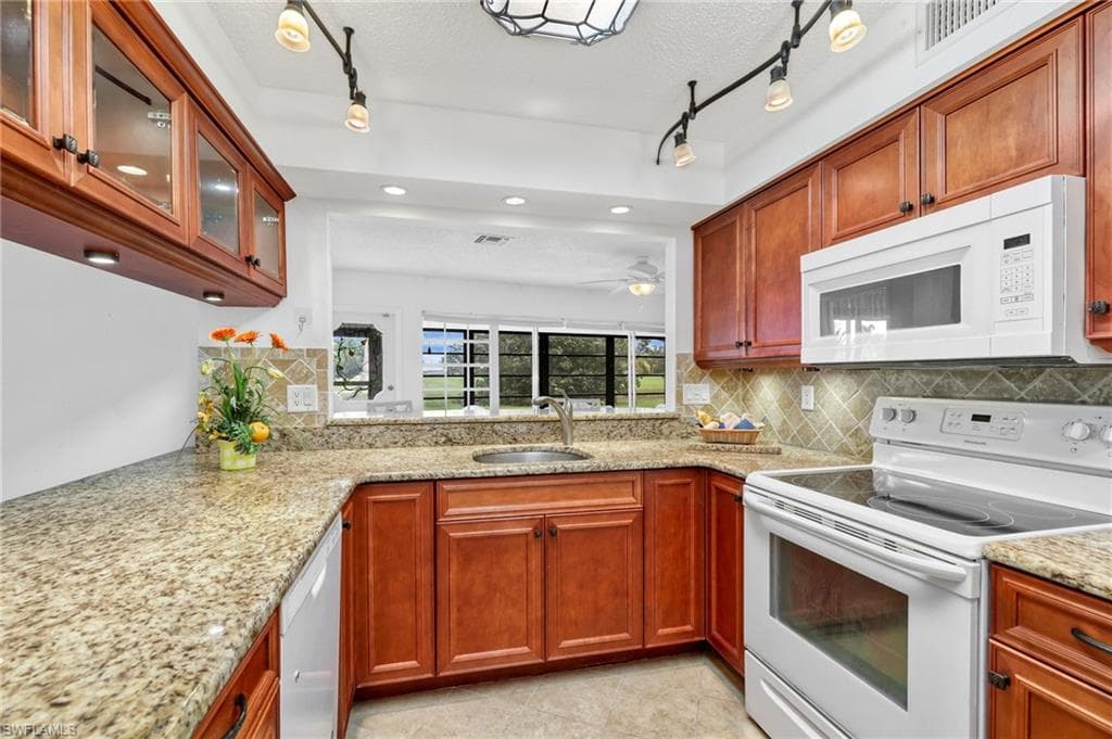 1381 N Brandywine CIR-8